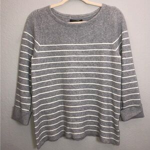 TAHARI women sweater gray / white striped Size M Quality Fabric Cuff Sleeves